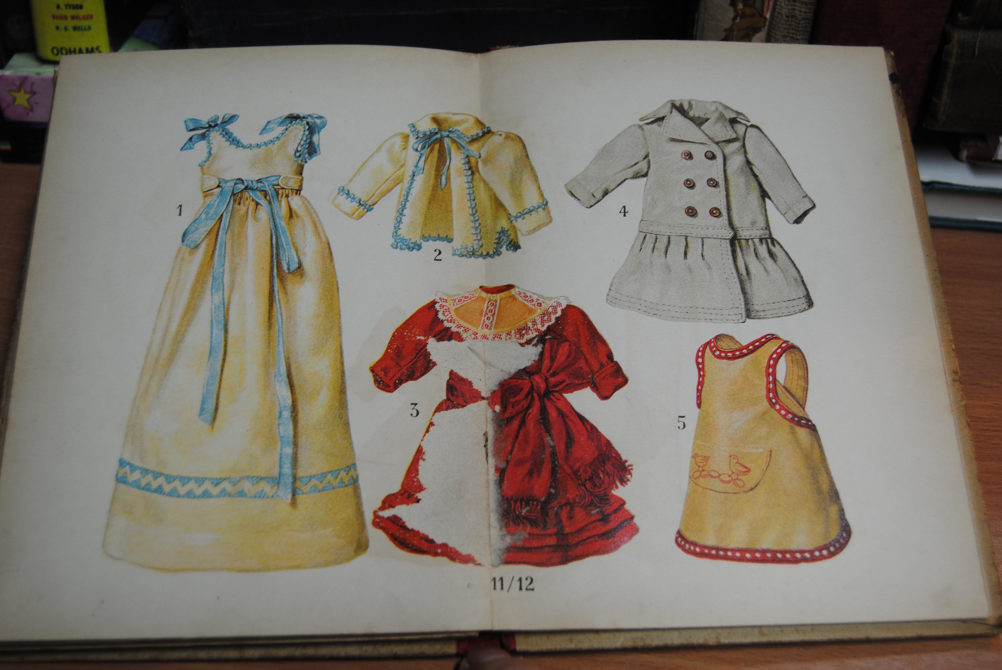 Die fleissige Puppenschneideren (The busy Doll Tailor 'Seamstress')