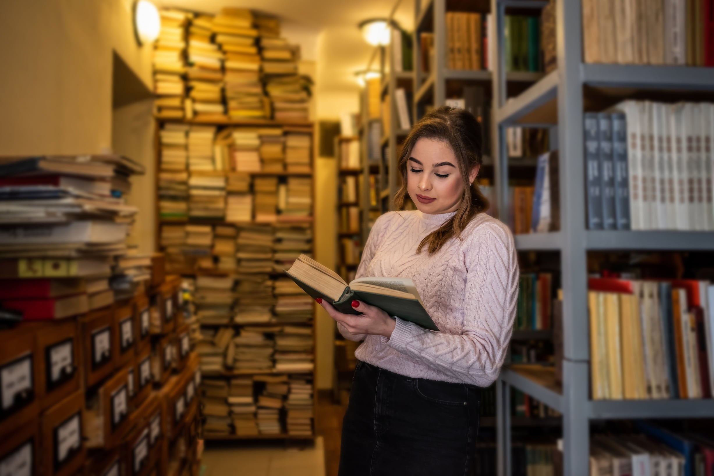 beautiful-young-student-girl-came-library-learn_1.jpg